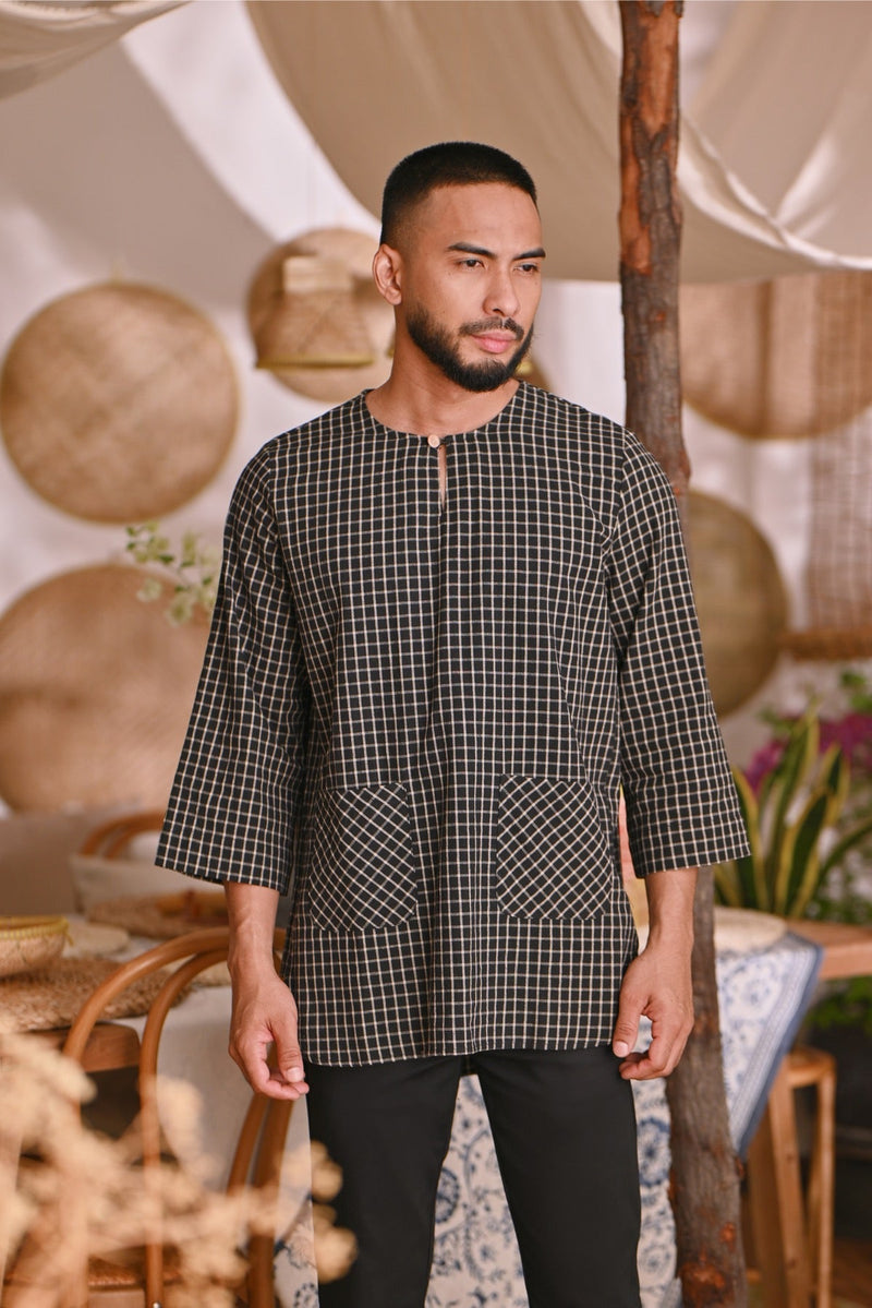 The Hening Men 3/4 Sleeve Kurta - Black Gingham