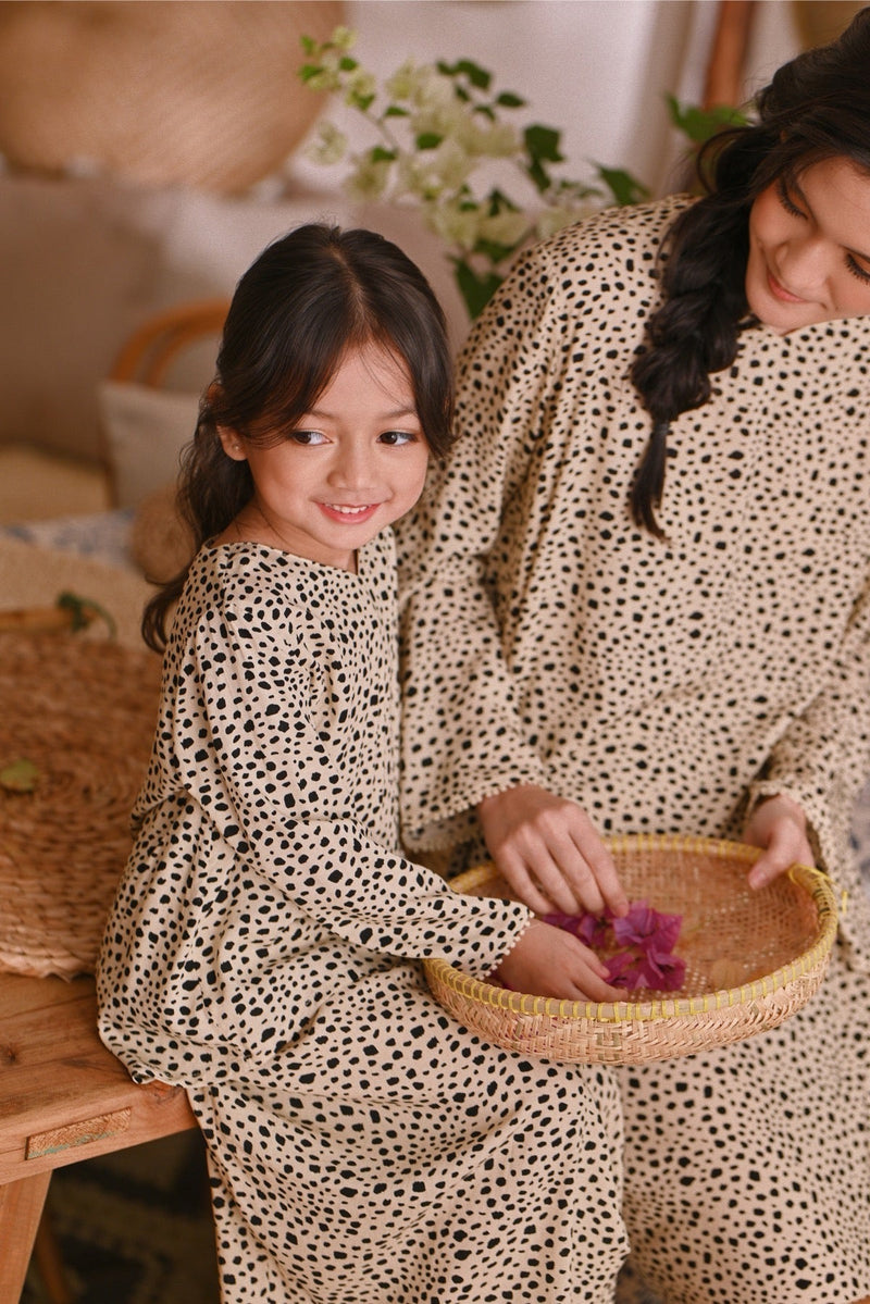 The Hening Flare Blouse - Champagne Safari