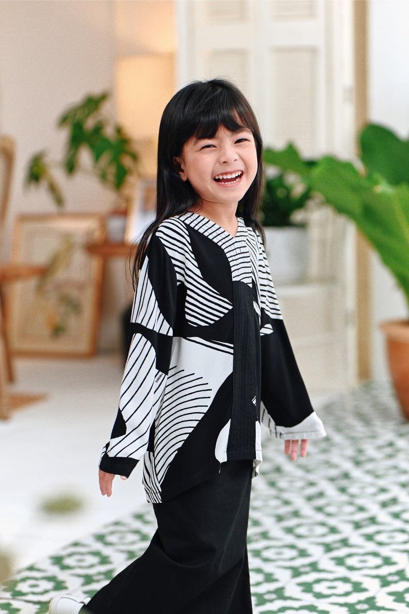 The Jumpa Kurung Kedah Top - Zaharah