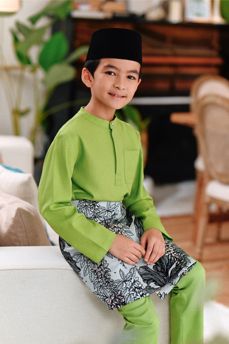 The Jumpa Baju Melayu Top - Lime Green
