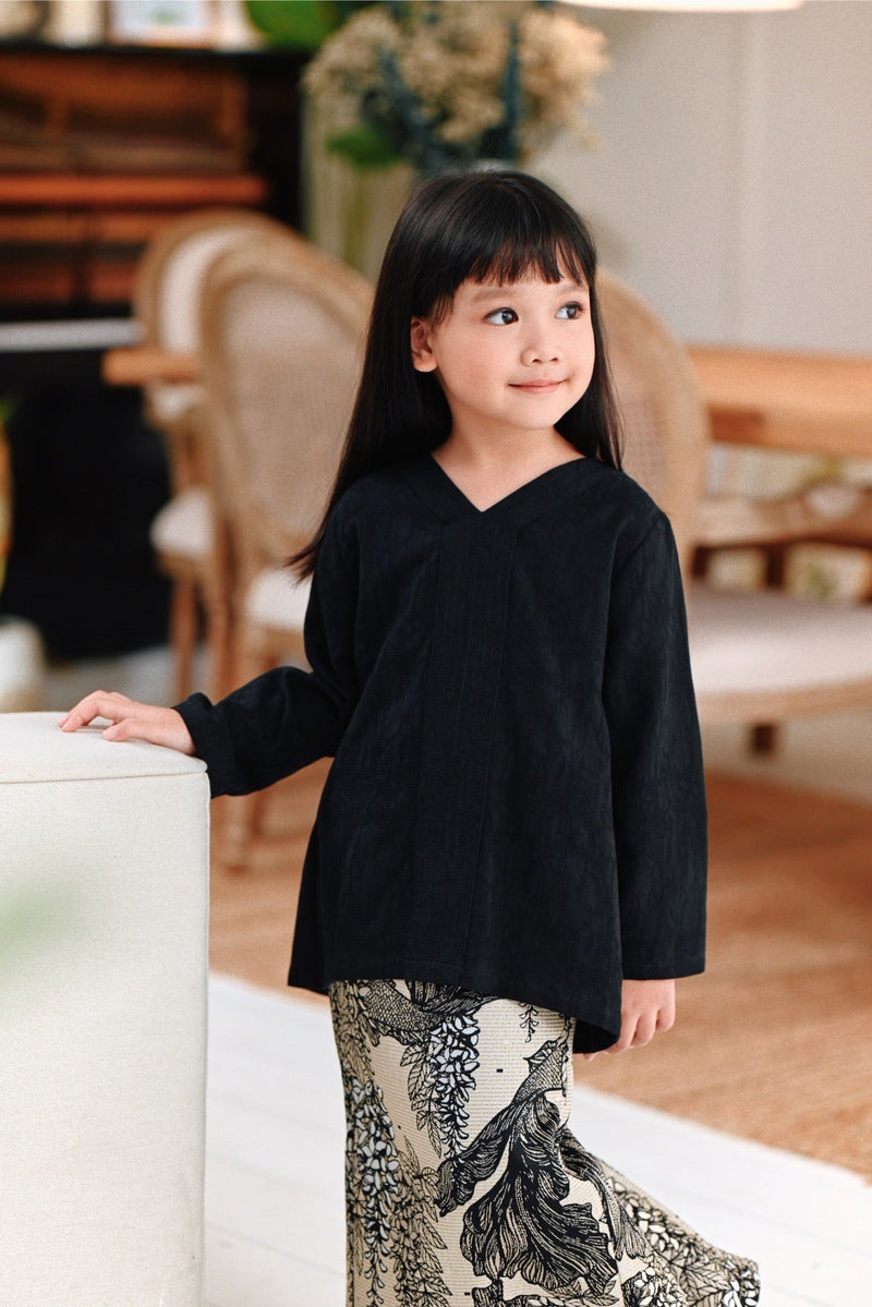 The Jumpa Kurung Kedah Top - Black Jacquard