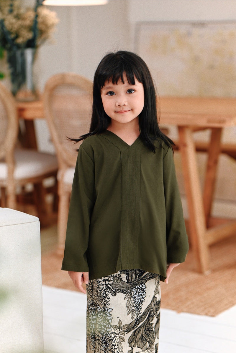 The Jumpa Kurung Kedah Top - Olive