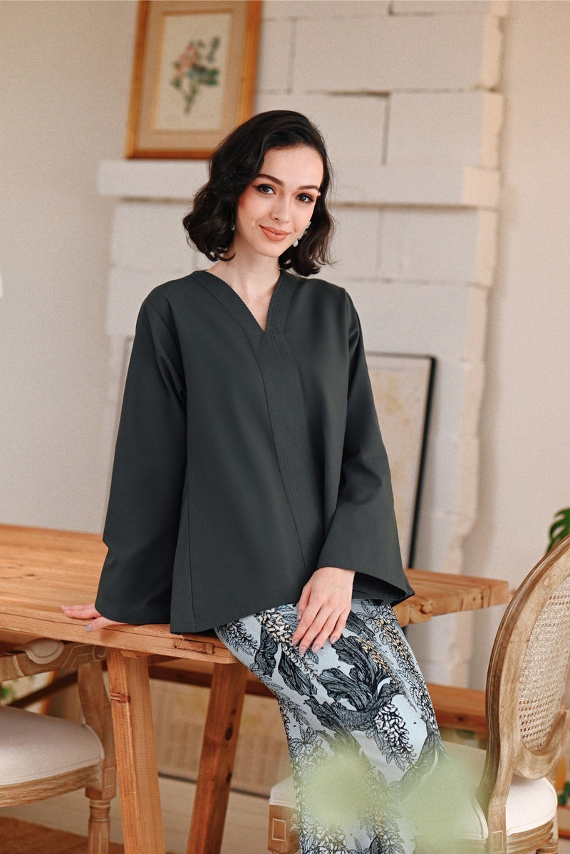 The Jumpa Women Kurung Kedah Top - Steel Grey