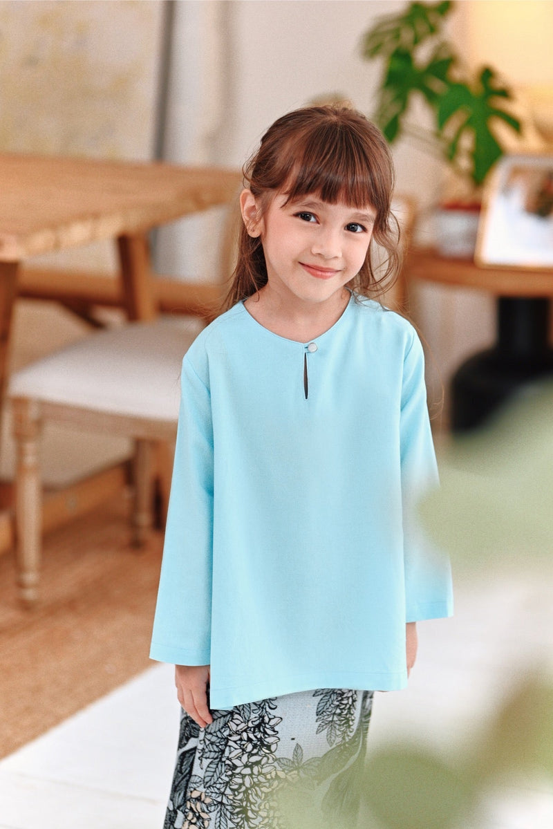 The Jumpa Pesak Kurung Top - Light Blue