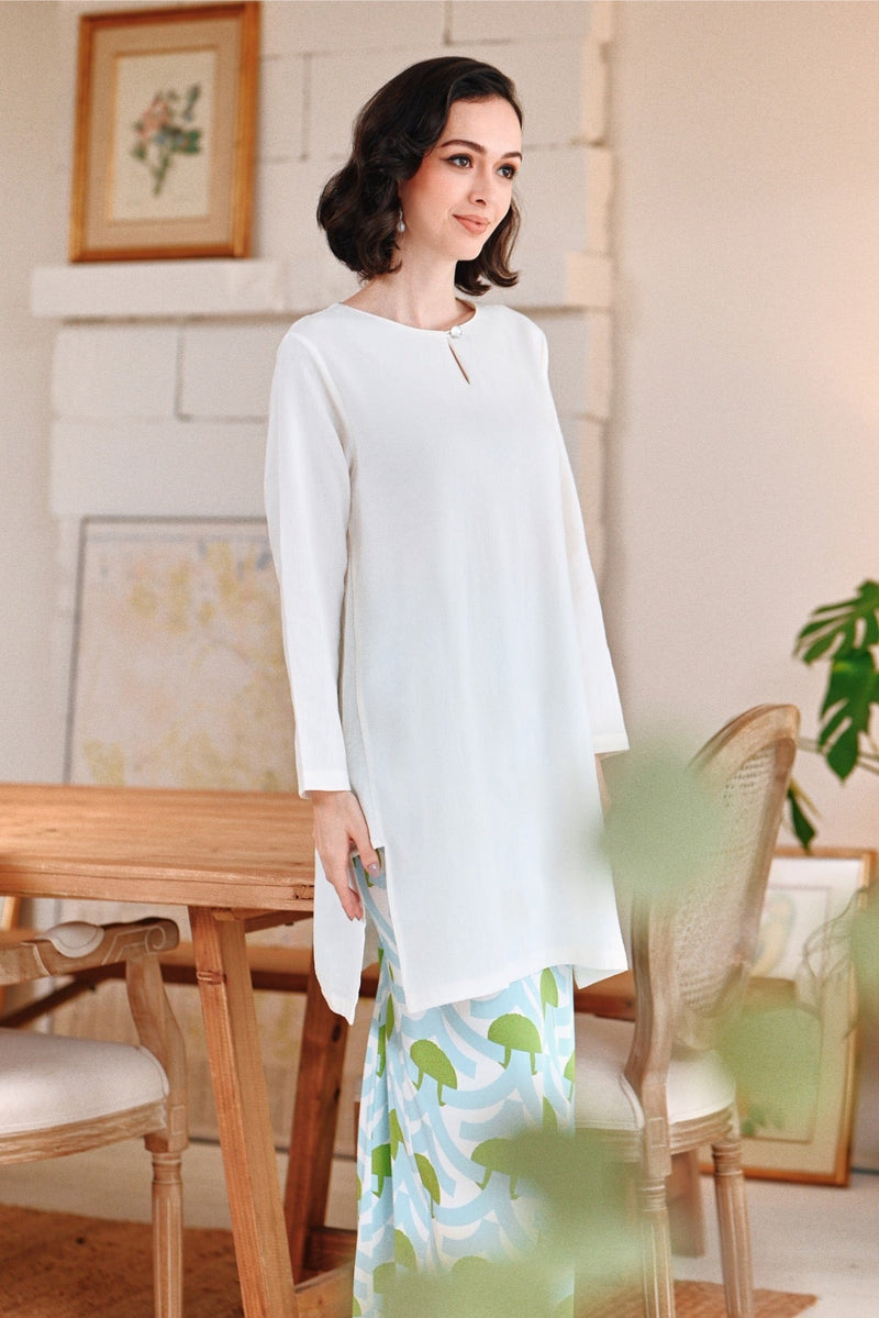 The Jumpa Women Pesak Kurung Top - White Jacquard