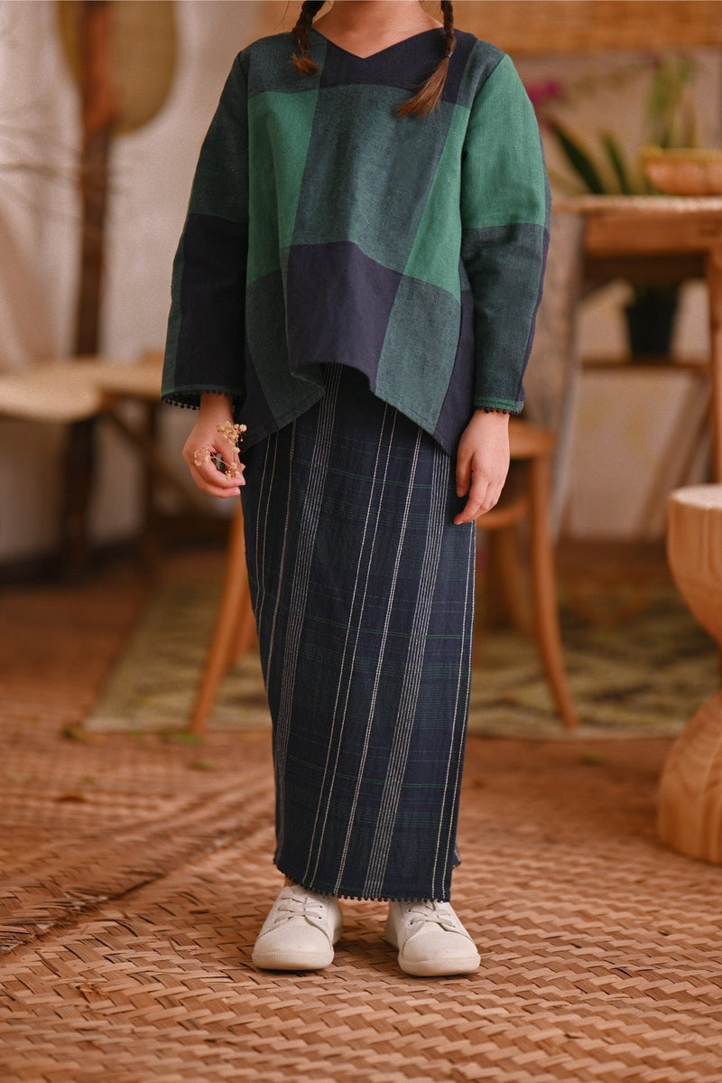 The Hening Folded Skirt - Navy Tartan