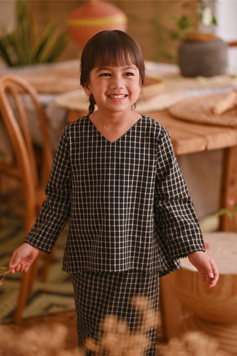 The Hening Flare Blouse - Black Gingham