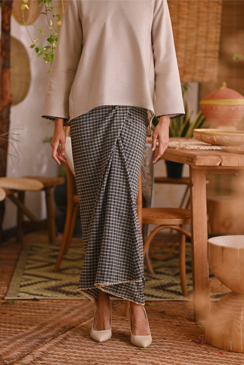 The Hening Women Wrap Skirt - Champagne Gingham