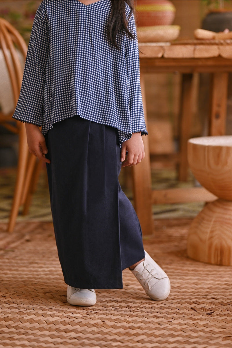 The Hening Pleats Folded Skirt - Navy Blue