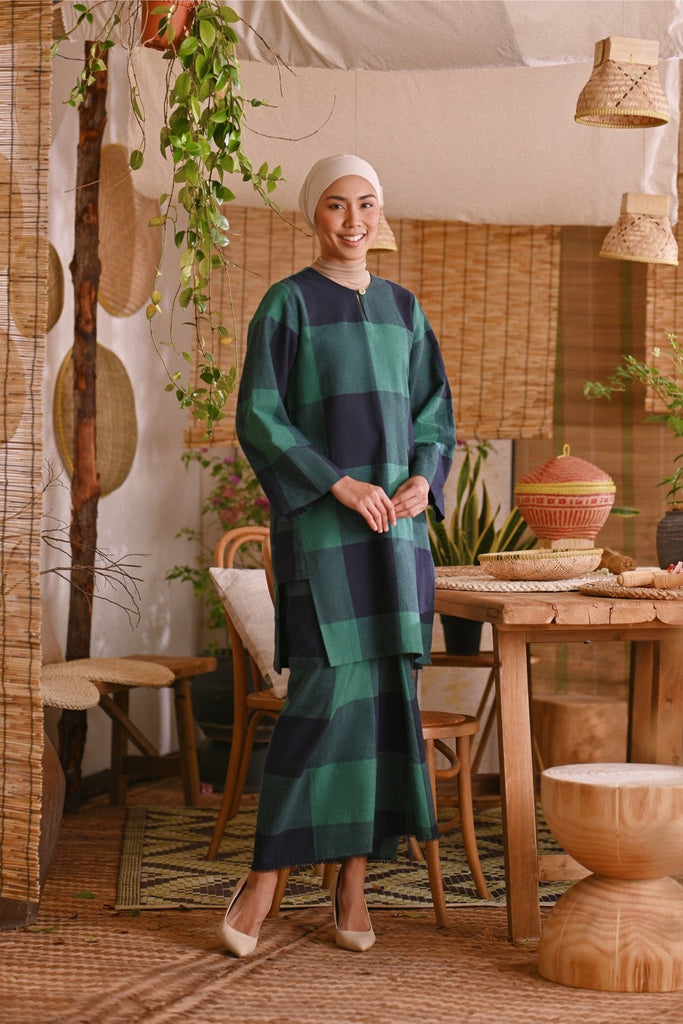 The Hening Women Kurung Riau Top - Green Square