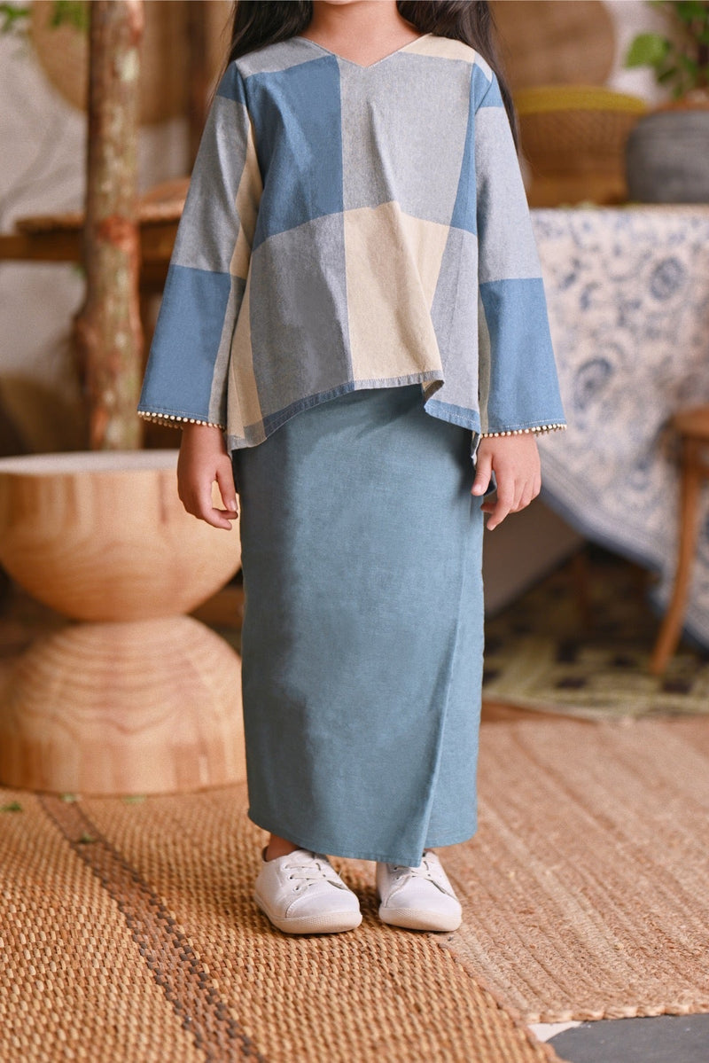 The Hening Folded Skirt - Arctic Blue