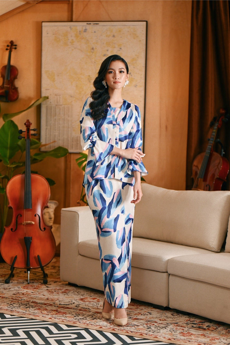 The Glow Women Chic Kebaya Set - Dreamers