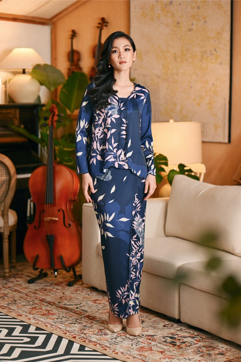 The Glow Women Broderie Kebaya Set - Shine