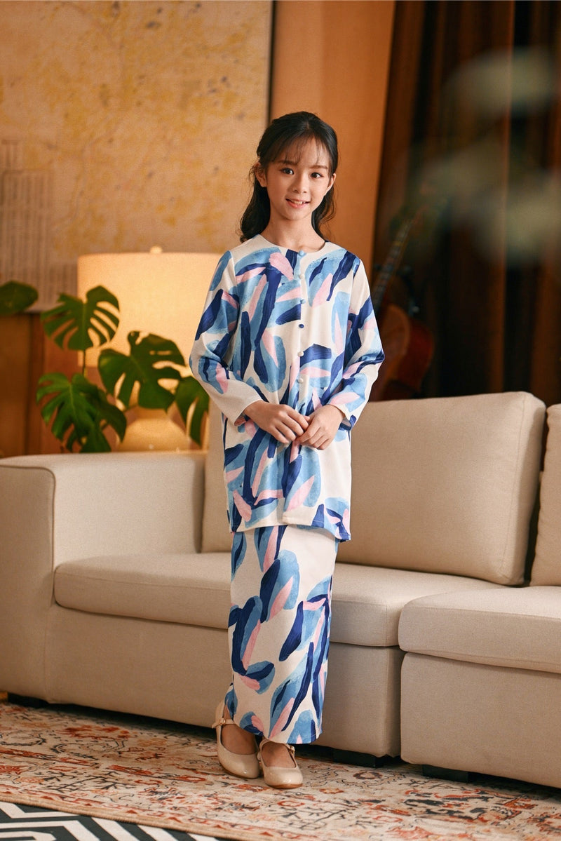 The Glow Elite Kurung Set - Dreamers