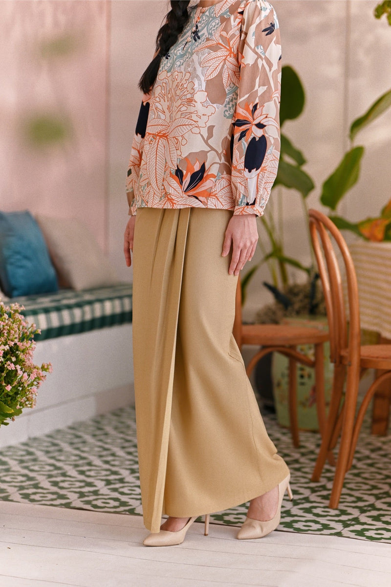 The Sarang Women Pleats Folded Skirt - British Khaki