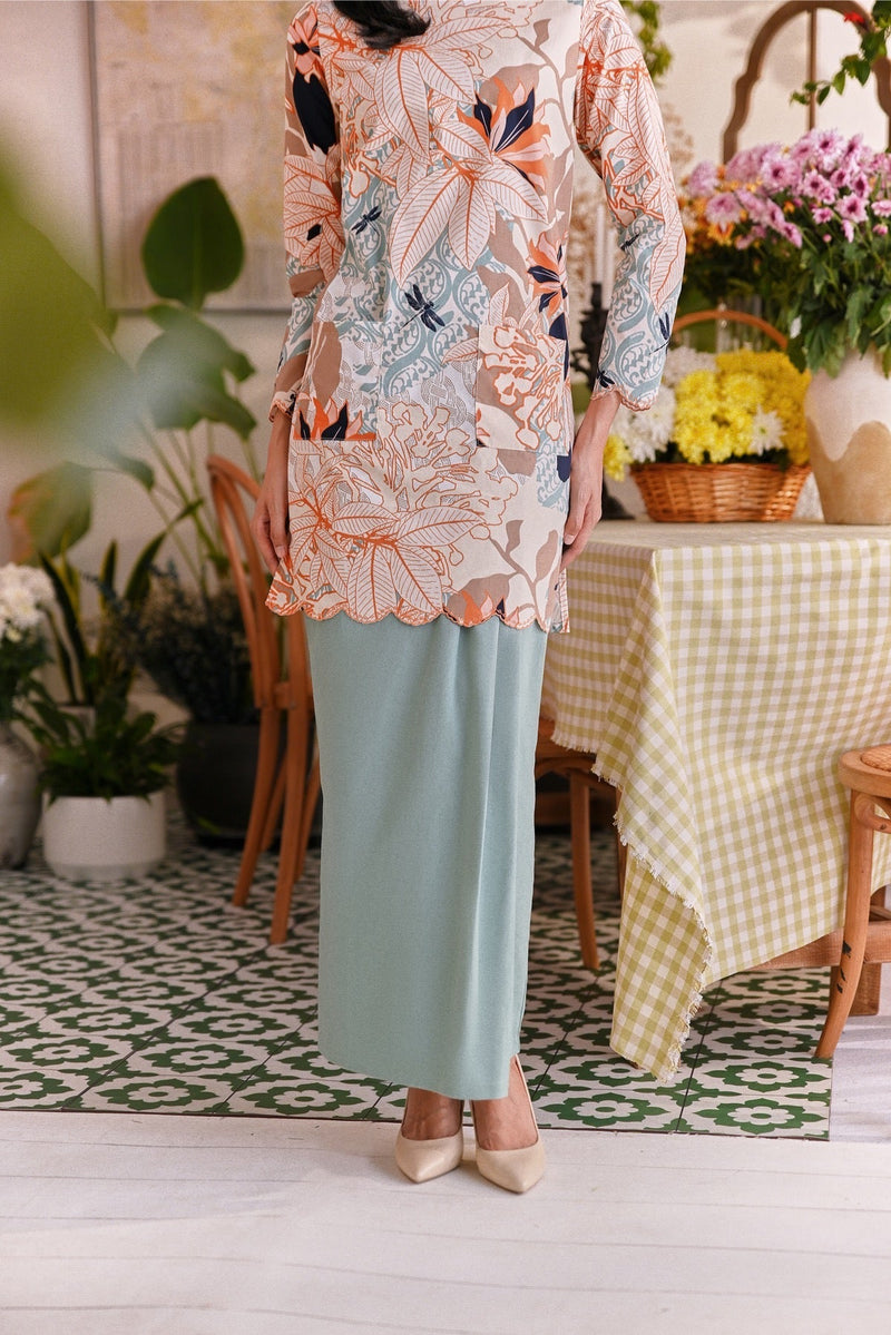 The Sarang Women Pleats Folded Skirt - Vegan Green