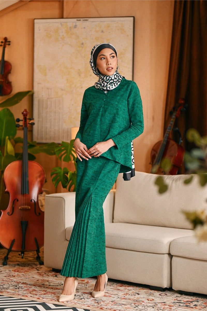 The Glow Women Grace Kurung Set - Emerald Jacquard
