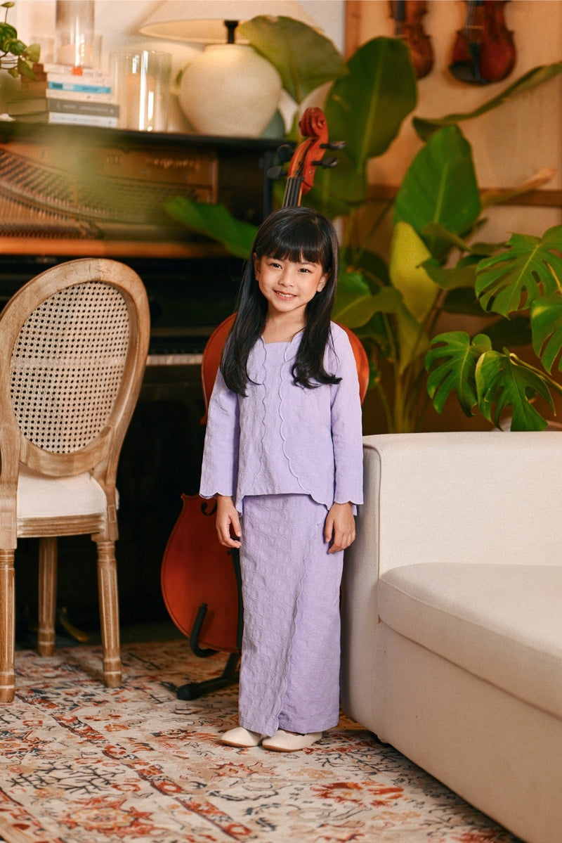 The Glow Broderie Kebaya Set - Lilac Jacquard