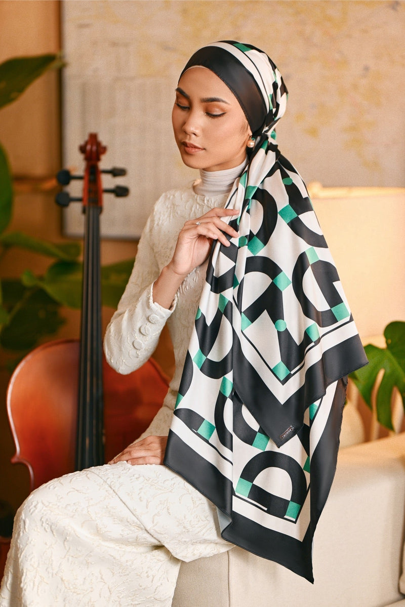 The Glow Women Shawl - Bold Iconic