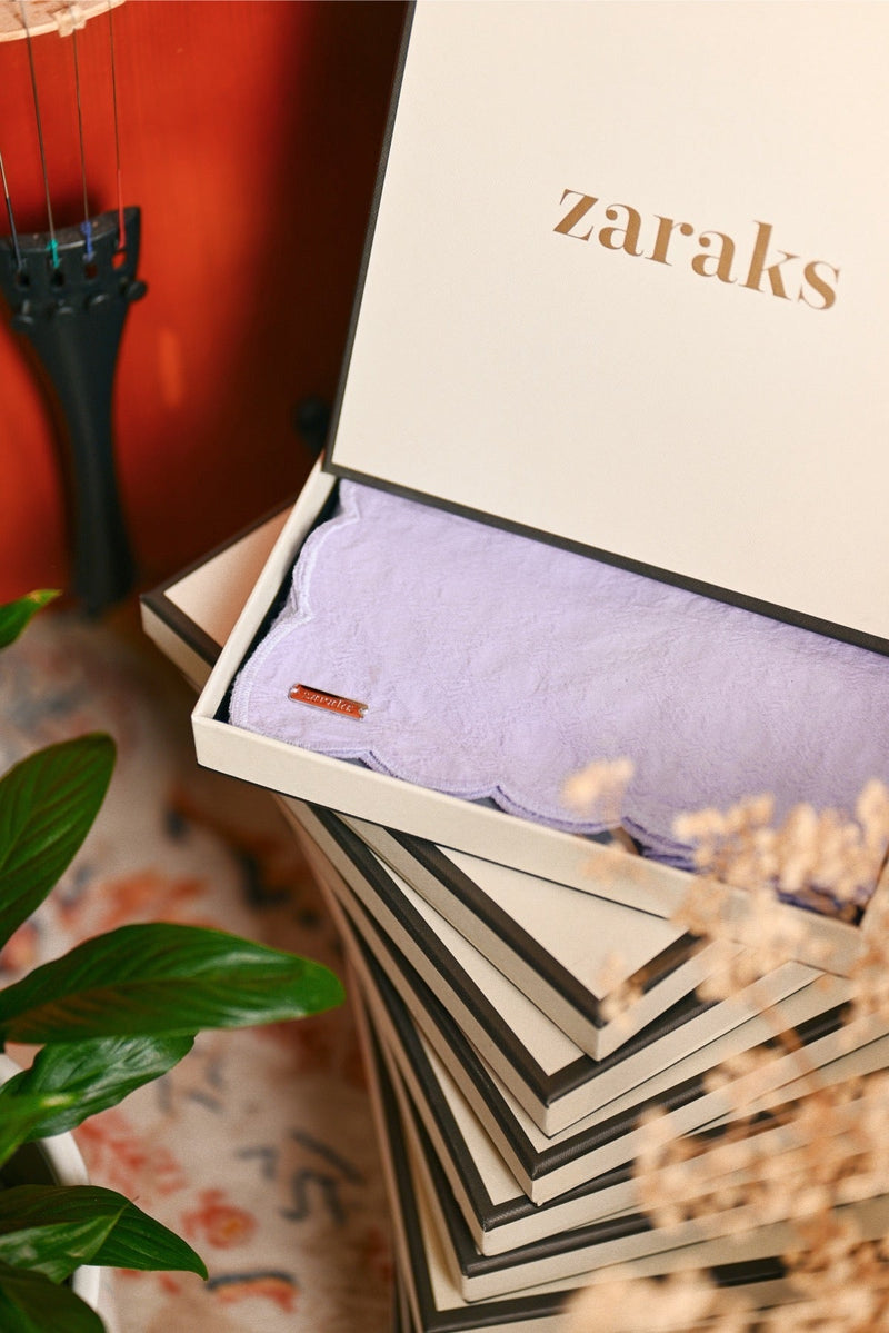 The Glow Women Broderie Shawl - Lilac Jacquard