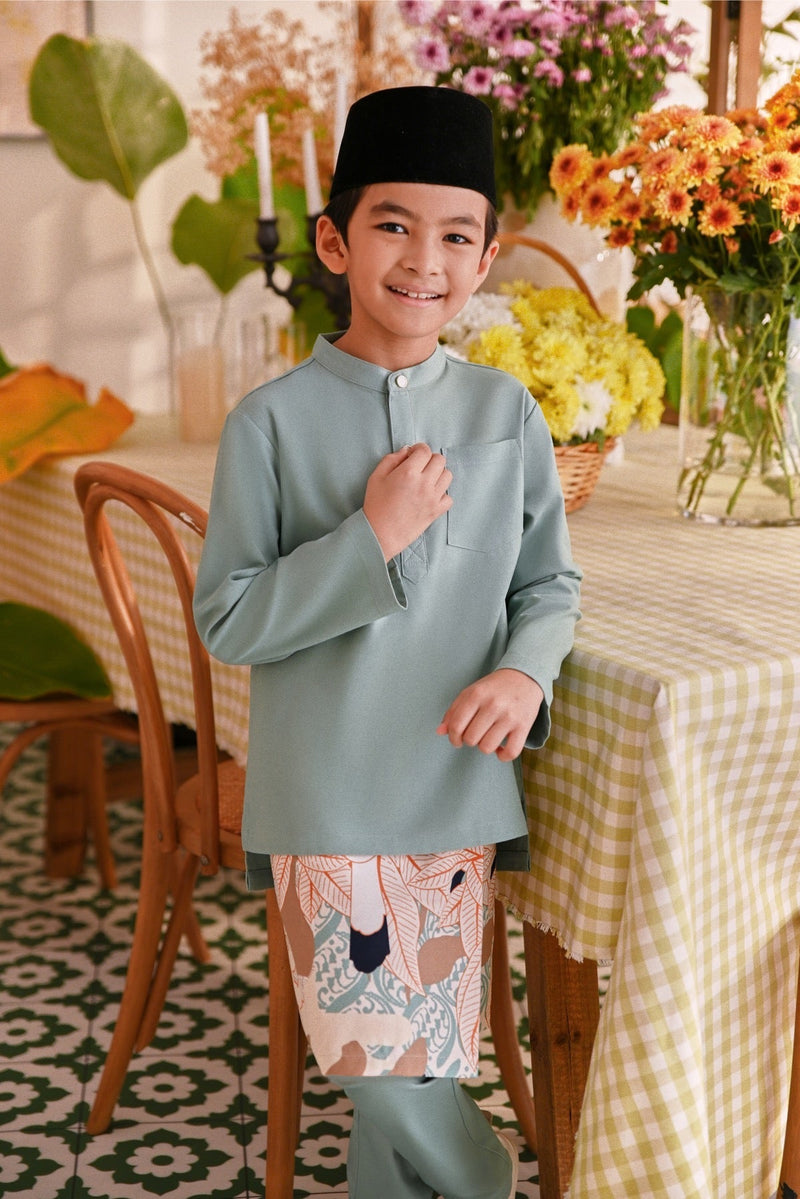 The Sarang Baju Melayu Top - Vegan Green