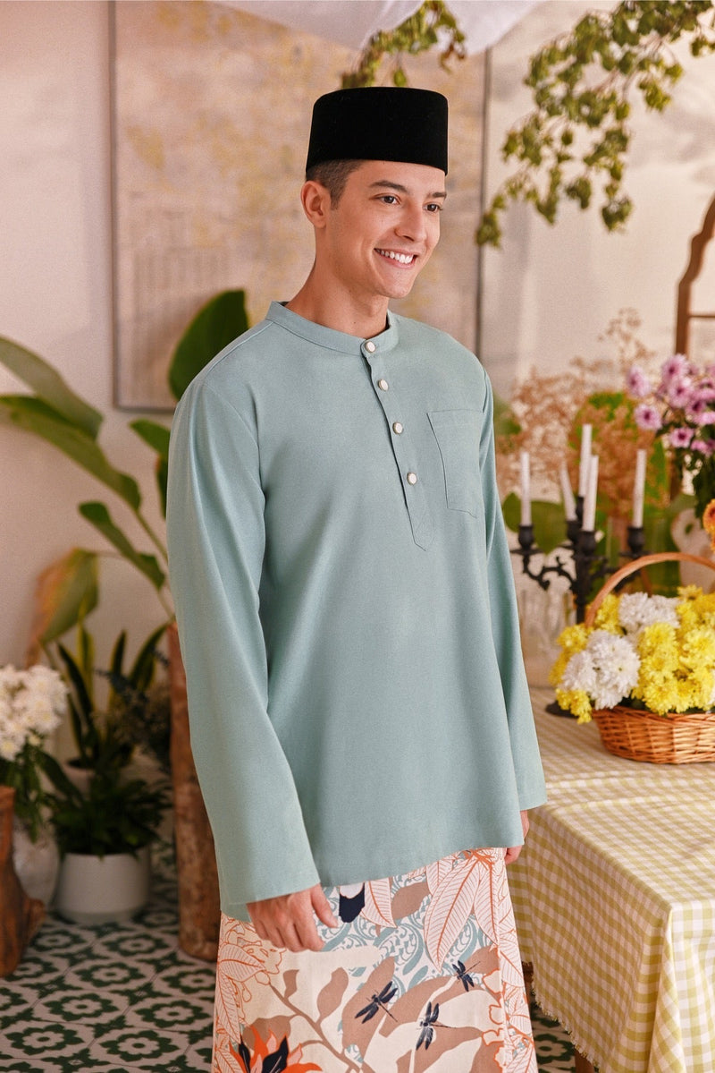 The Sarang Men Baju Melayu Top - Vegan Green