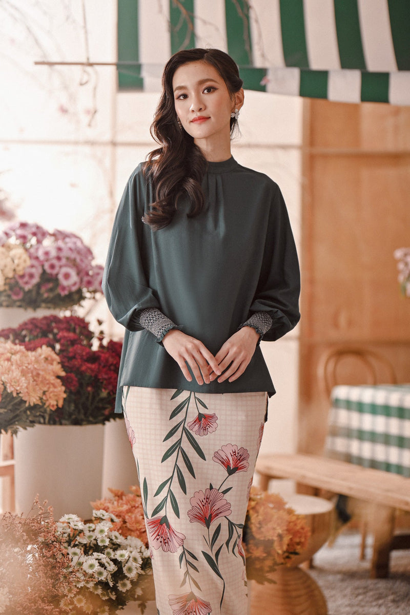 The Embun Women Doll Blouse - Emerald Green