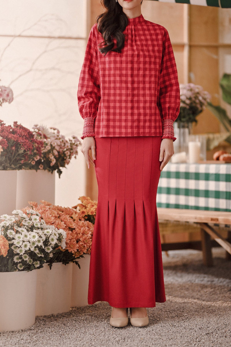 The Embun Women Trumpet Skirt - Crimson Red