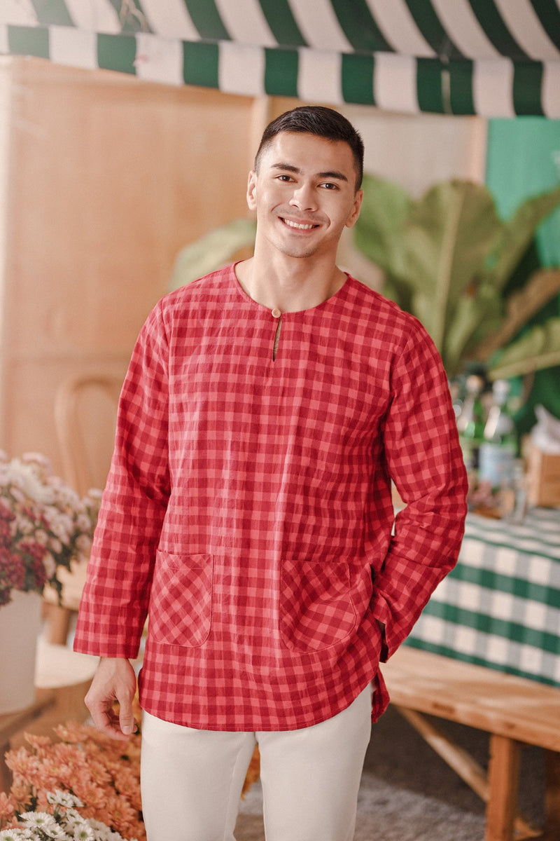 The Embun Men Pesak Kurta - Red Checked