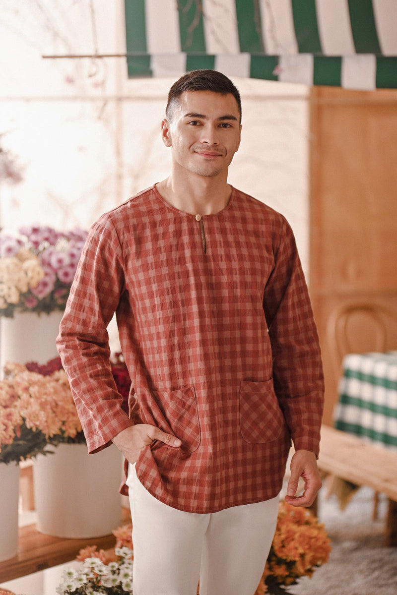 The Embun Men Pesak Kurta - Brown Checked