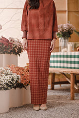 The Embun Women Back Pleated Skirt - Brown Checked