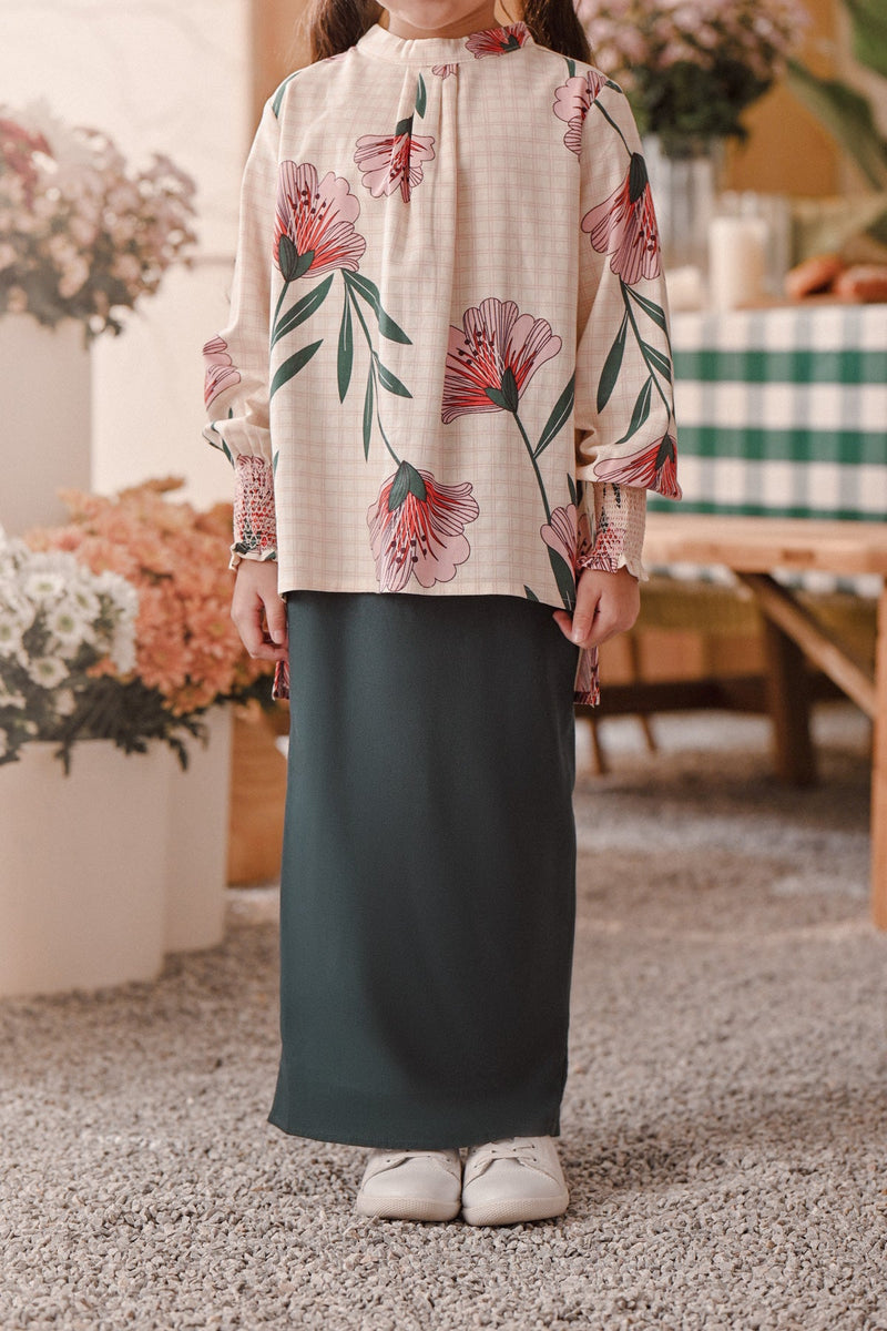 The Embun Back Pleated Skirt - Emerald Green