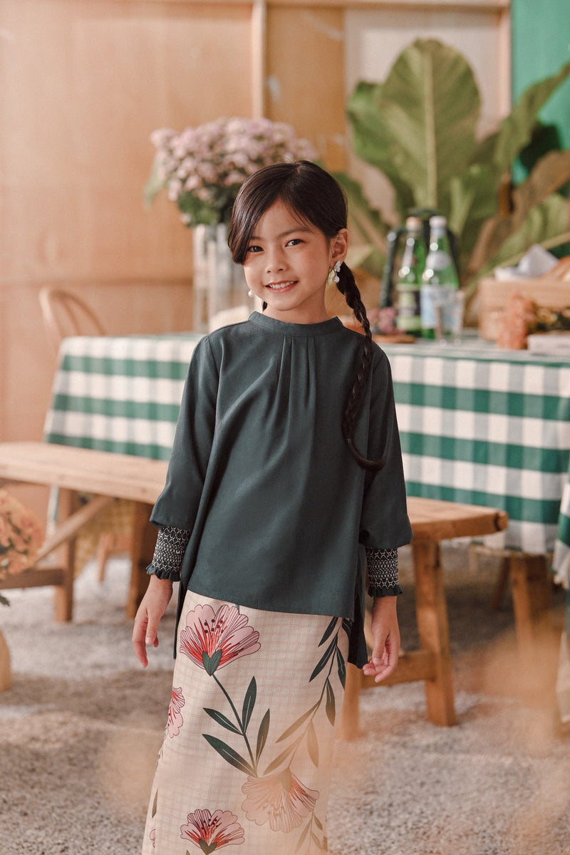The Embun Doll Blouse - Emerald Green