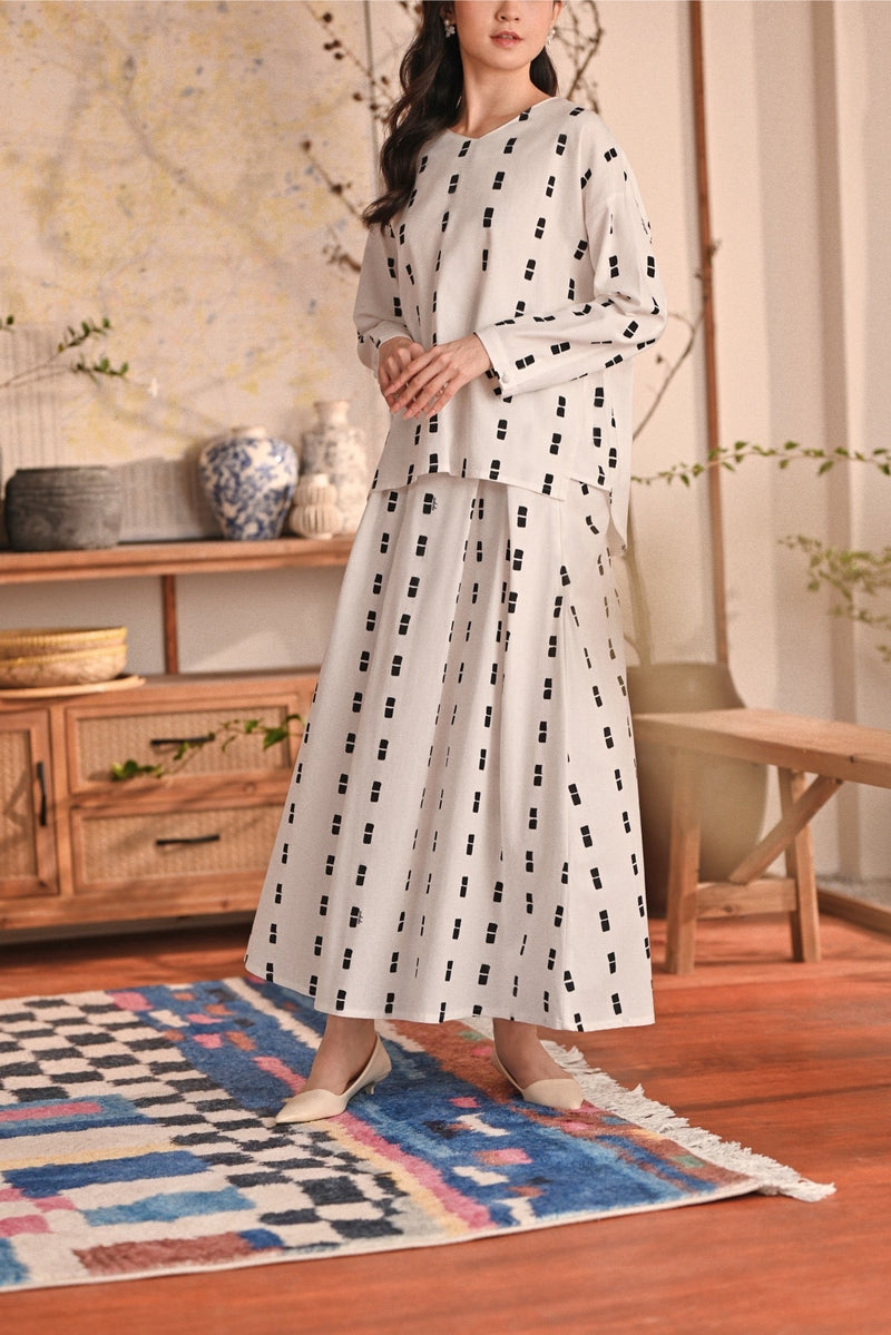 The Heiwa Women A-Line Skirt - Sora