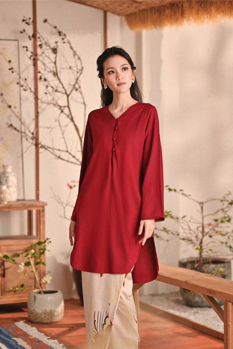 The Heiwa Women Bright Kurung Top - Maroon