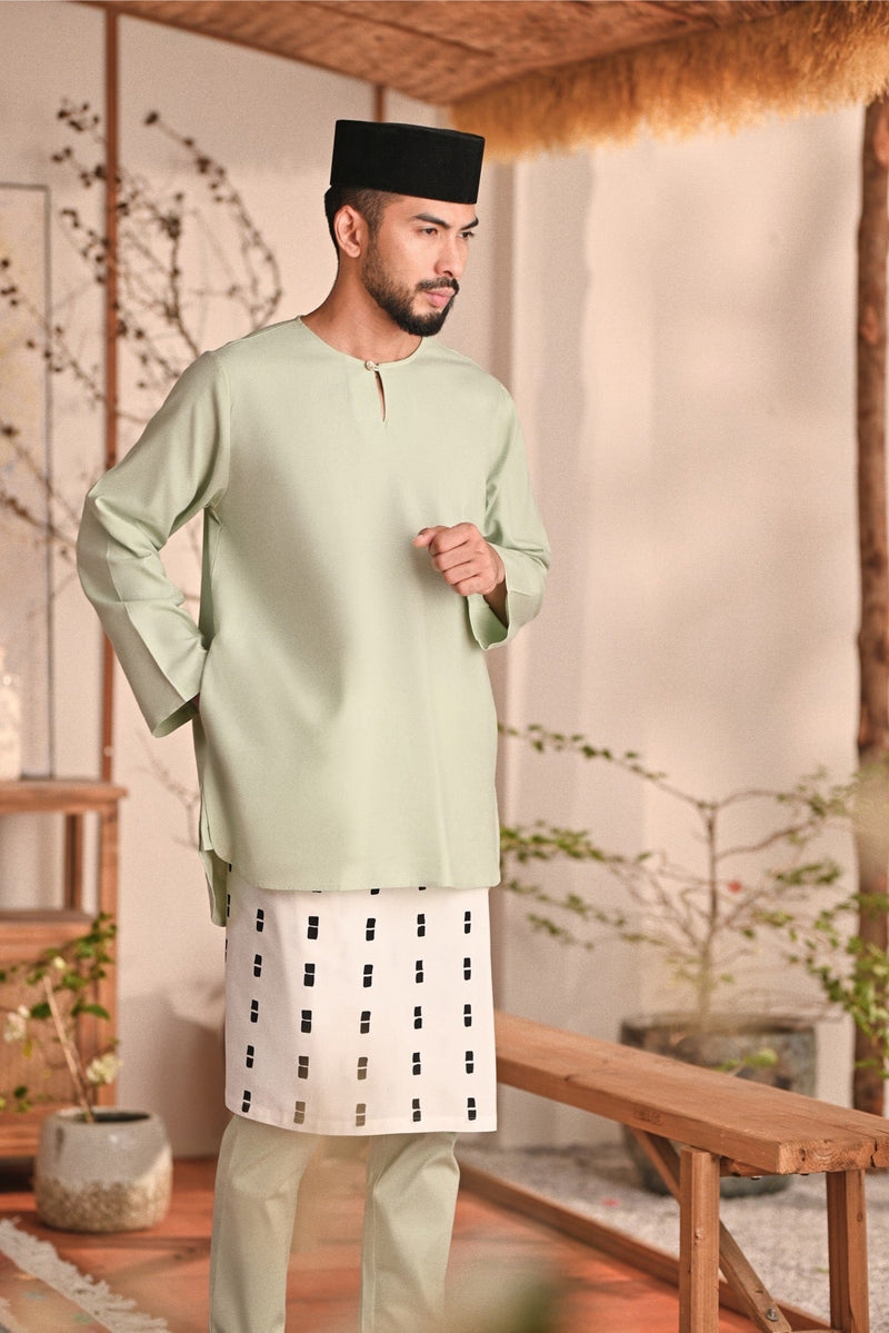 The Heiwa Men Kurta - Fog Green