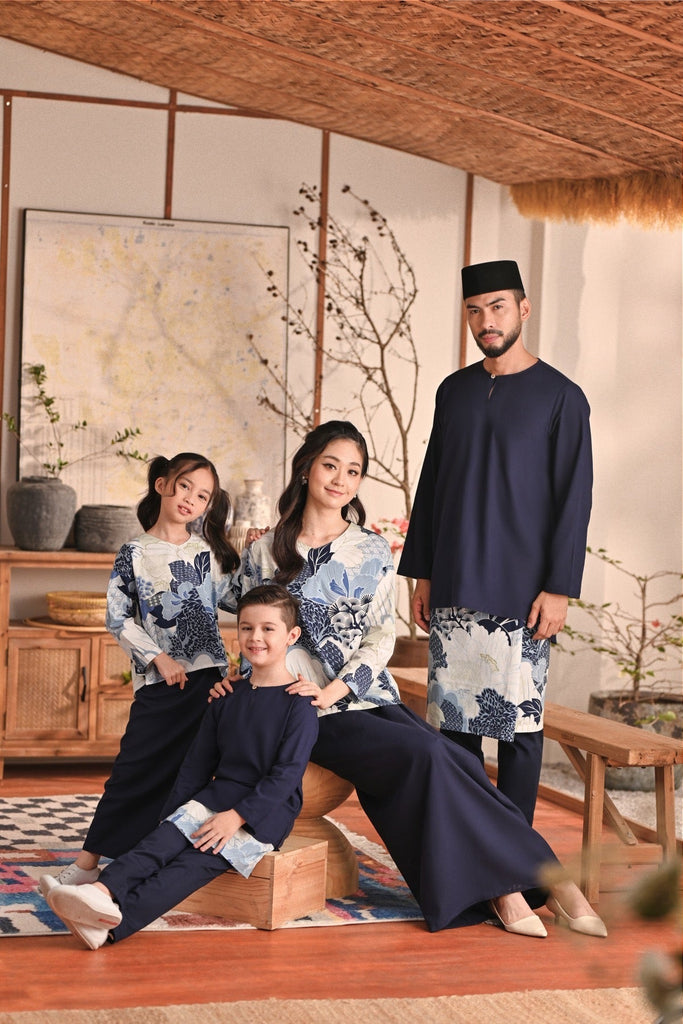 The Heiwa Women Folded Skirt - Navy Blue