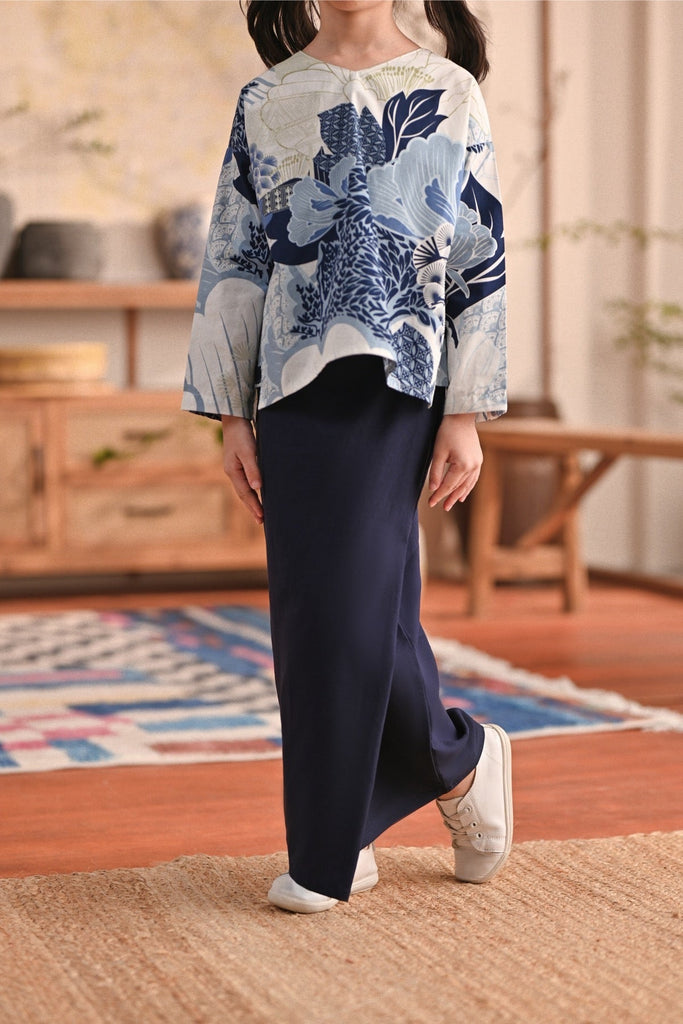 The Heiwa Folded Skirt - Navy Blue