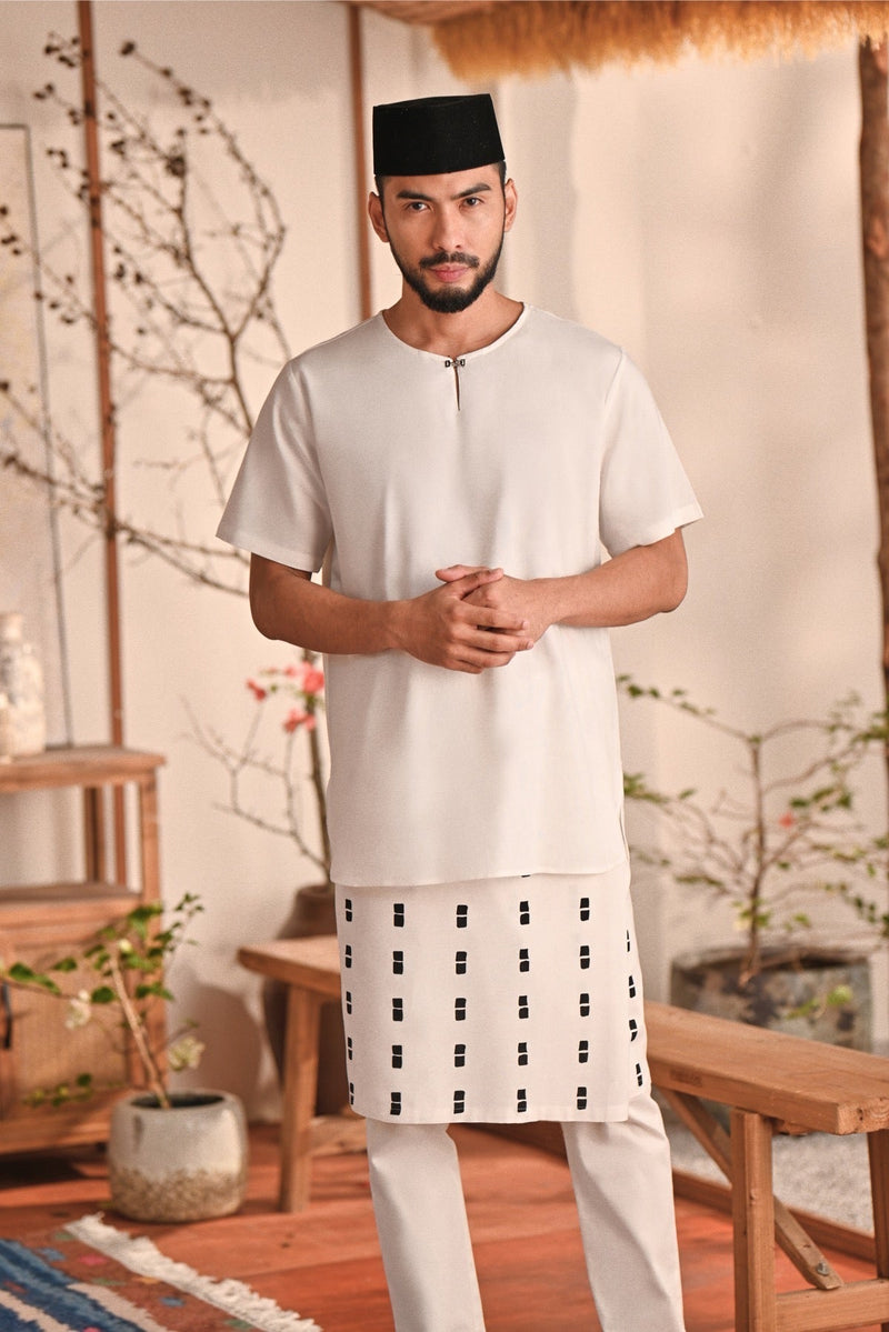 The Heiwa Men Short Sleeve Kurta - White