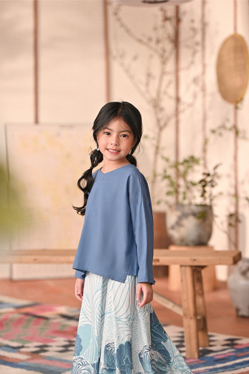 The Heiwa Selesa Blouse - Blue West
