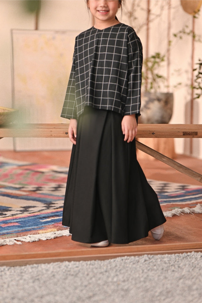 The Heiwa A-Line Skirt - Black