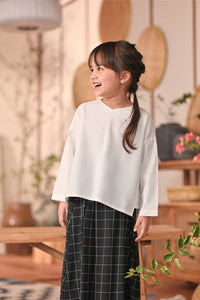 The Heiwa Selesa Blouse - White