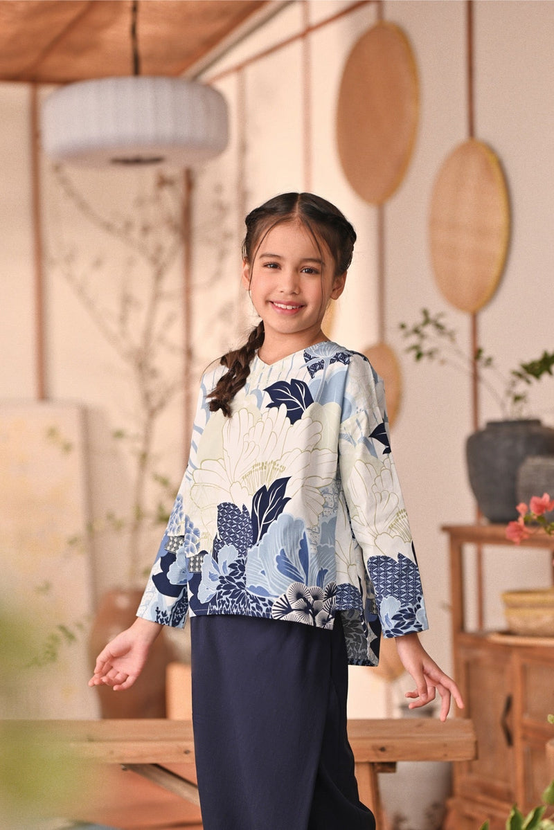 The Heiwa Selesa Blouse - Seiten