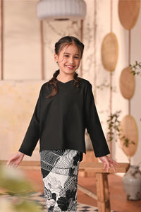 The Heiwa Selesa Blouse - Black