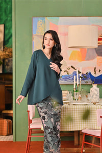 The Capai Women Caya Blouse - Emerald Green