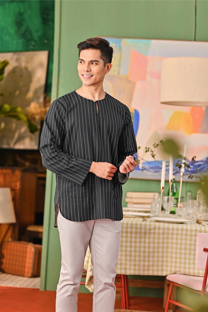 The Capai Men Kurta - Black Pinstripe