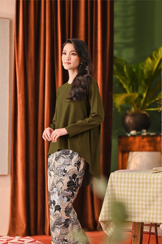 The Capai Women Foxy Blouse - Olive