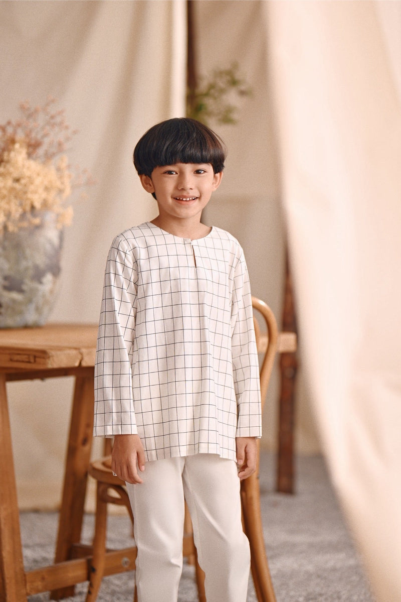 The Bayu Kurta - Window