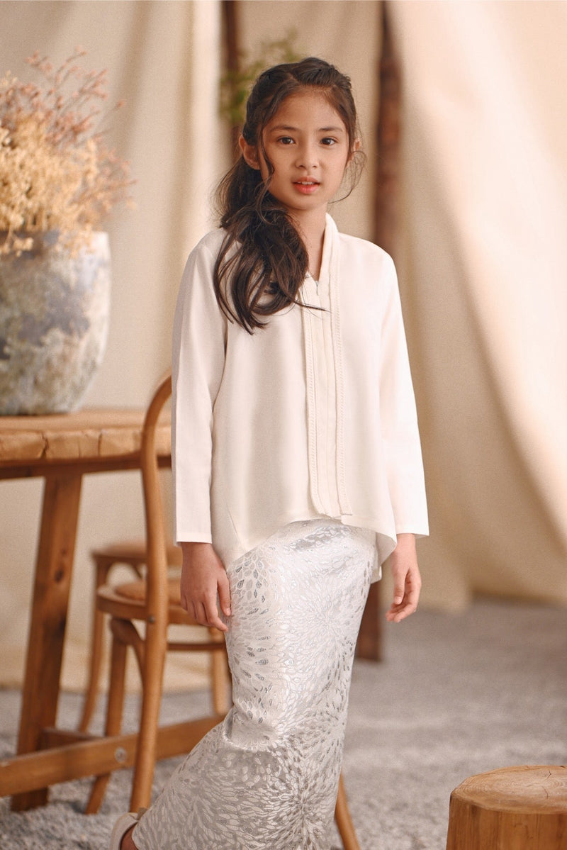 The Bayu Kebaya Top - White
