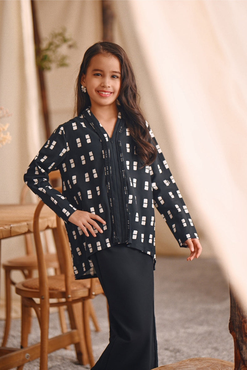 The Bayu Kebaya Top - Dusk